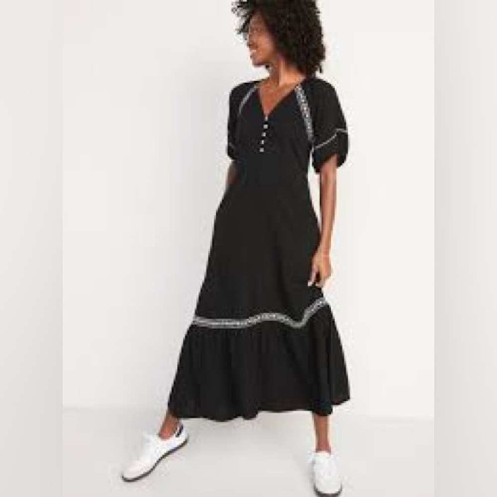 Old Navy Crinkle-Crepe Maxi Swing Dress Black Size S